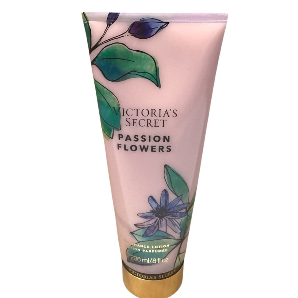 Victoria’s Secret Passion Flowers Fragrance Lotion 8 Oz NEW